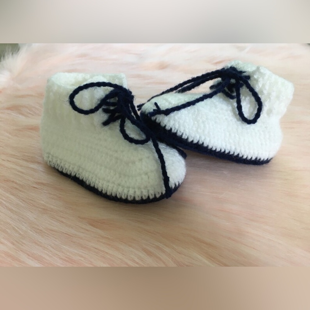 🆕 HANDMADE | Knitted Baby Booties - Newborn 0-3 Months